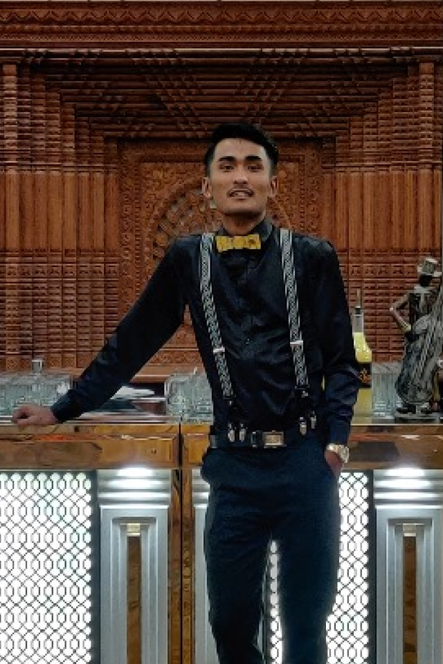  Tshering